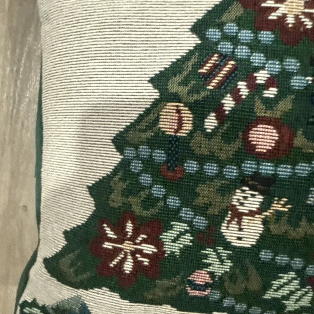 Vintage Needlepoint Type Christmas Tree Decorative‎ Tapestry Pillow